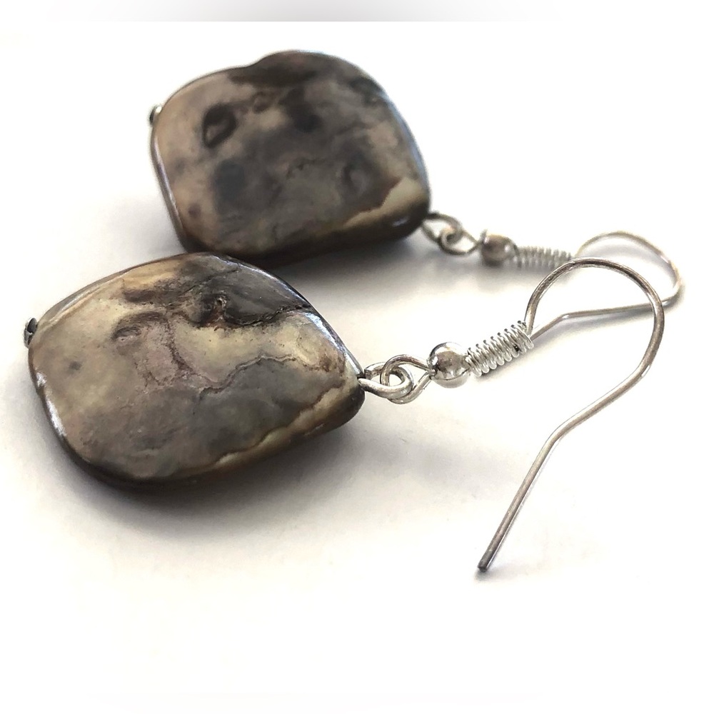 ⭐️5 for $25⭐️ Mother of Pearl earrings